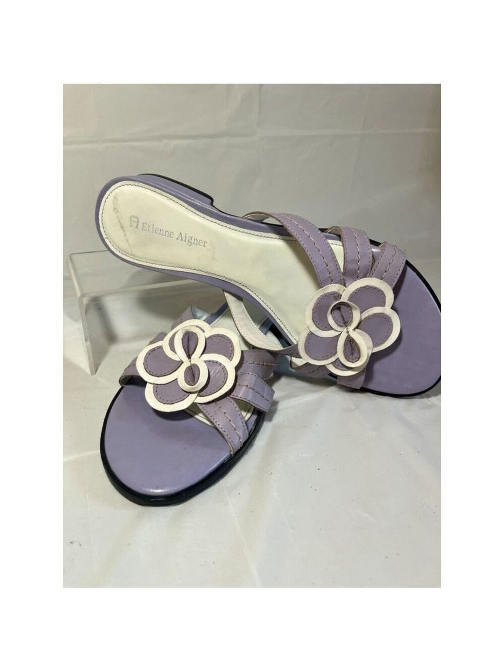 ETIENNE AIGNER Leather Landau Slip-On Sandals Size 9.5 Flower Lavender